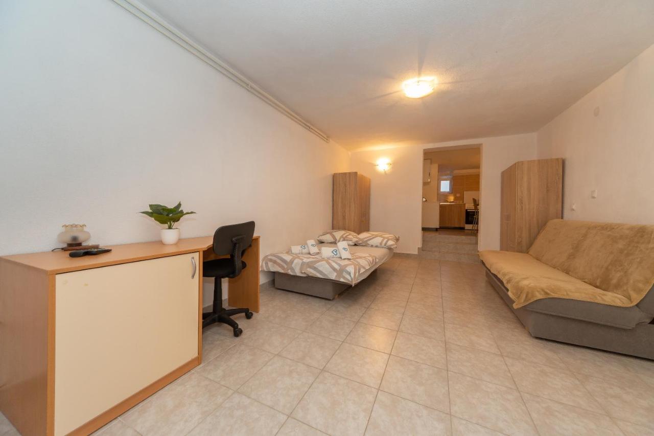 Apartmani Dada Biograd Na Moru Extérieur photo