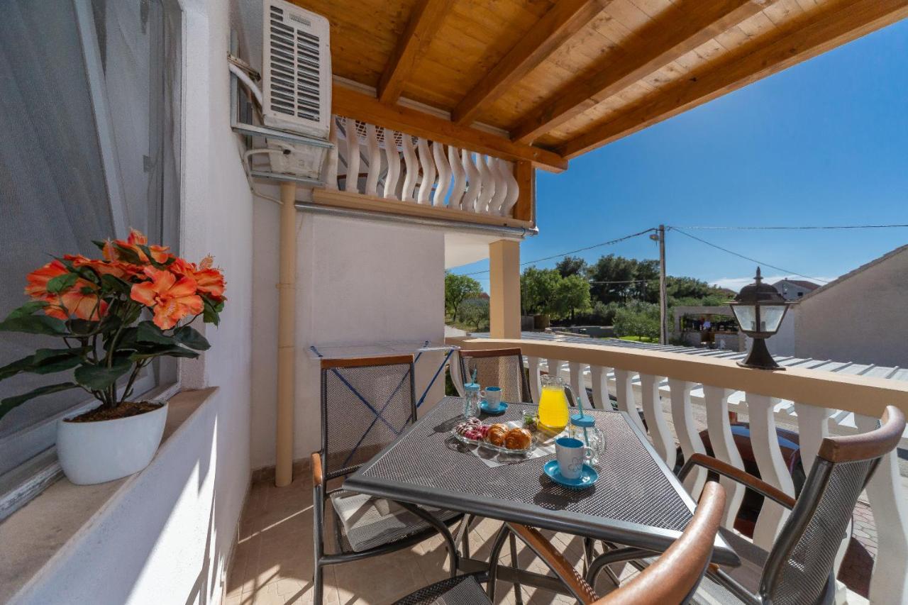 Apartmani Dada Biograd Na Moru Extérieur photo